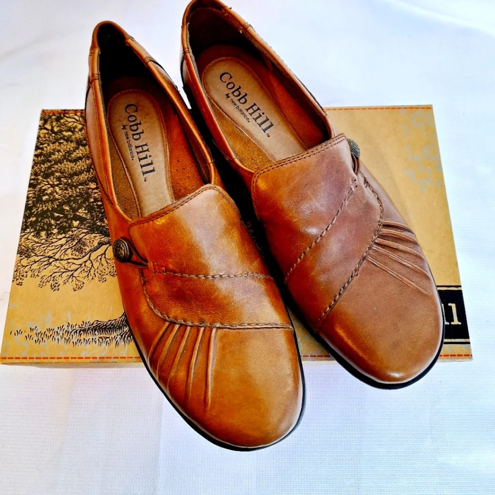 Cob Hill by New Balance " The Paulette" Leather career core flats size 9 1/2.